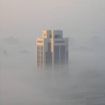 Het Stadhuis in de wolken (Piet Adriaans)