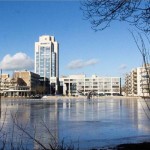 Het Stadhuis gezien vanaf de Dobbeplas (Ernst van Erkelens)