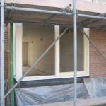 Het metselwerk rondom het keukenraam