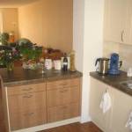 De keuken met het barretje