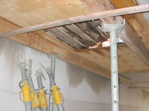 Het trappegat naar de 1e verdieping