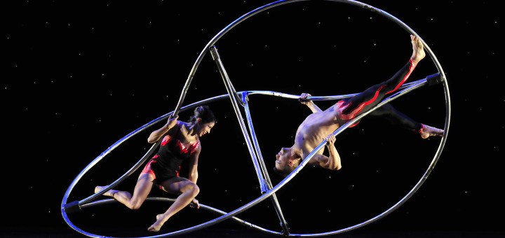 MOMIX - Dreamcatcher Theatertour
