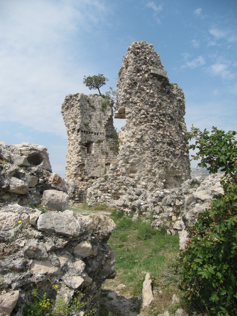 De overblijfselen van Vecko Kula in Starigrad Paklenica