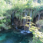 Een mooie waterval in het National Park Plitvice