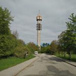 Tijdens onze fietstocht zagen wij ook nog deze TV en Radio toren met best wel wat parkeerplaatsen erbij.