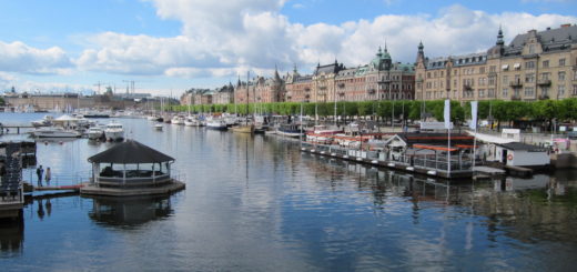 In Stockholm zijn meerdere stukken haven, maar dit is een erg fraaie, ook vanwege de hele grote en mooie huizen op de achtergrond.
