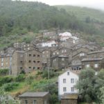 Piódão is een heel fraai dorpje gebouwd uit leistein op de steile kant van een heuvel.