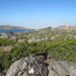Een mooi uitzicht tijdens de wandeling op het grote stuwmeer aan het begin van de wandeling.