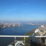 Vanaf A'DAM Lookout, boven op de A'DAM Tower, is dit het uitzicht over Amsterdam.