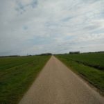 Deze wandeling hebben wij best wel veel lange wegen bewandeld. Waar onder deze.