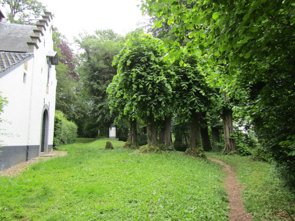 De Kluis is een oud bedevaartshuisje op de Schaelsberg in Valkenburg