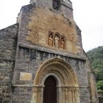 Dit is de voorkant van een, helaas gesloten, maar wel zeer fraaie kerk.