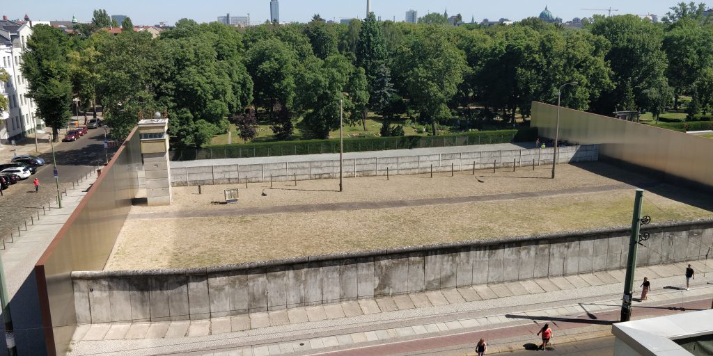 Niemandsland in Gedenkstätte Mauer