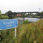 We staken de Vecht over en zagen deze oude treinbrug
