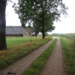 Dit leuke paadje leidde langs een aantal grote boerderijen