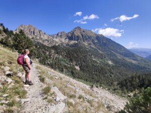 Danielle bij een mooi uitzicht