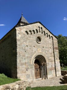 Een fraaie en oude kerk