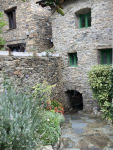 Een leuk paadje in een leuk dorpje