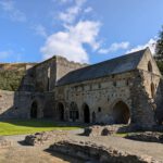 De ruïnes van een oud klooster