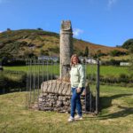 De overblijfselen van een oude pilaar