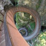 Een trap in een mooie kloof