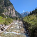 Een stroompje in een fraai dalletje