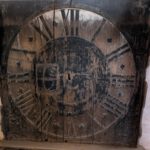 De oude wijzerplaat van de toren in Burg Hohenwerfen