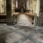 Het interieur van een hele fraaie kerk